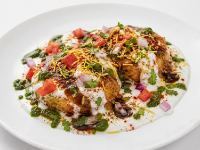 Aloo Tikki Chaat